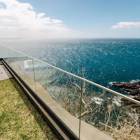 Guestready - With Stunning Views Apartment
