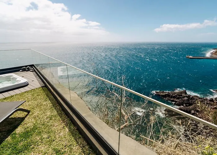 Guestready - With Stunning Views Daire